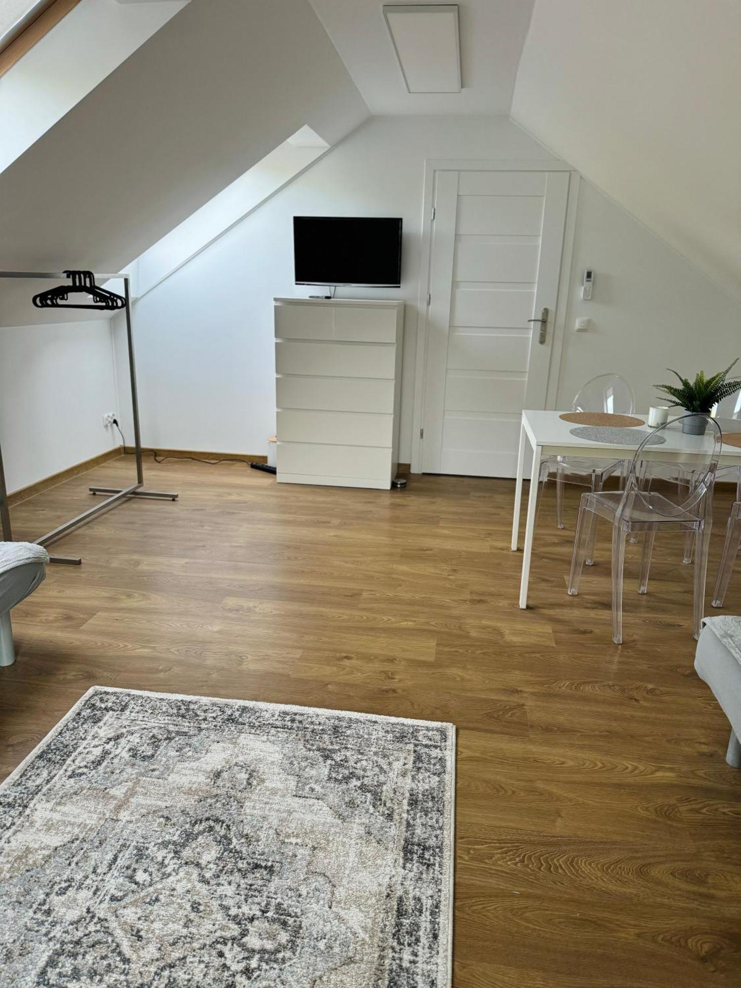 414 Apartment Szarow