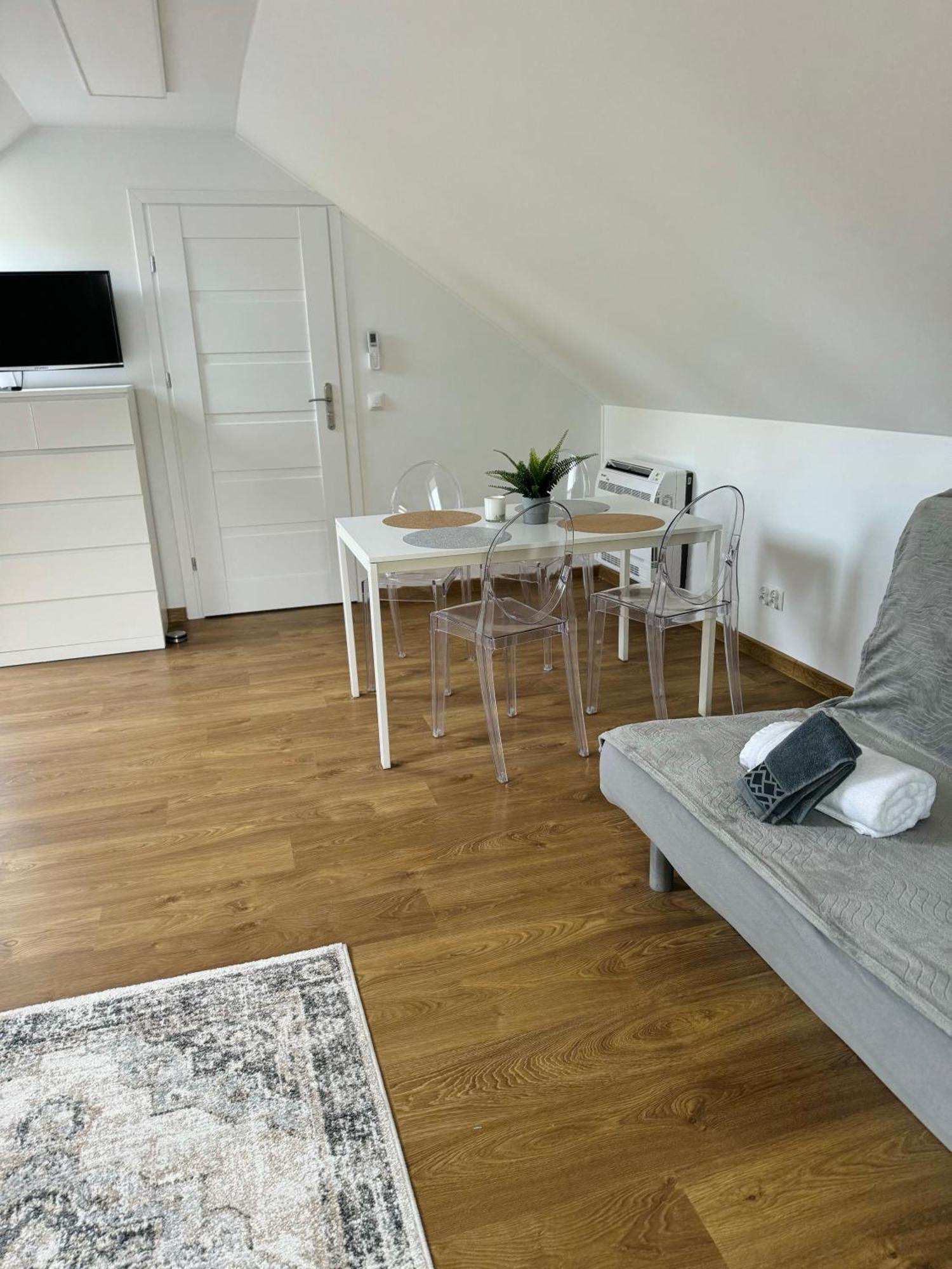 414 Apartment Szarow