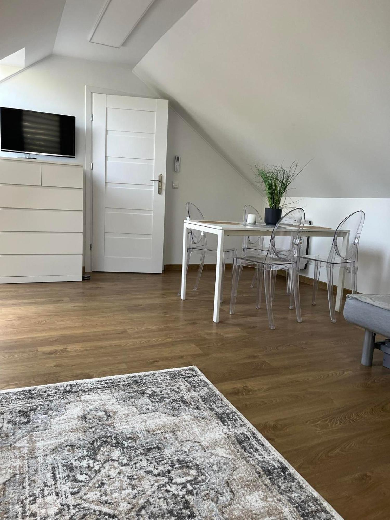 414 Apartment Szarow